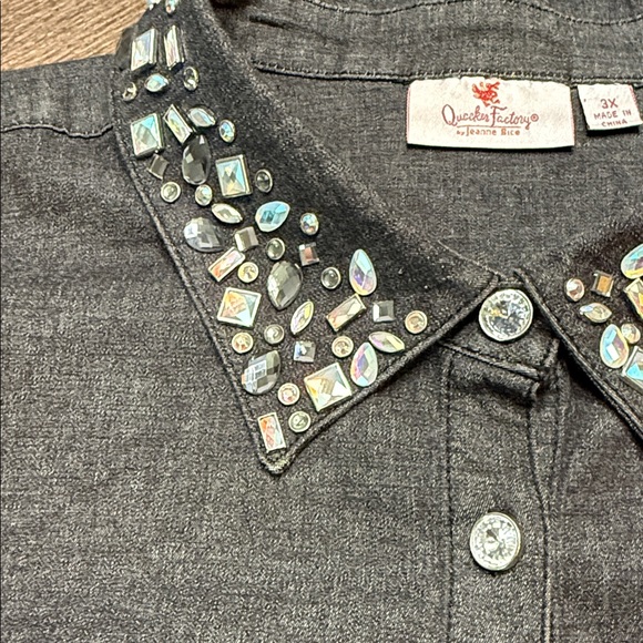 Quacker Factory Charcoal Button-Down with Jewel Collar - Picture 3 of 9